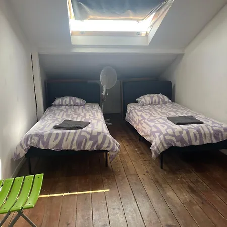 Attic Double Bed * Lissabon